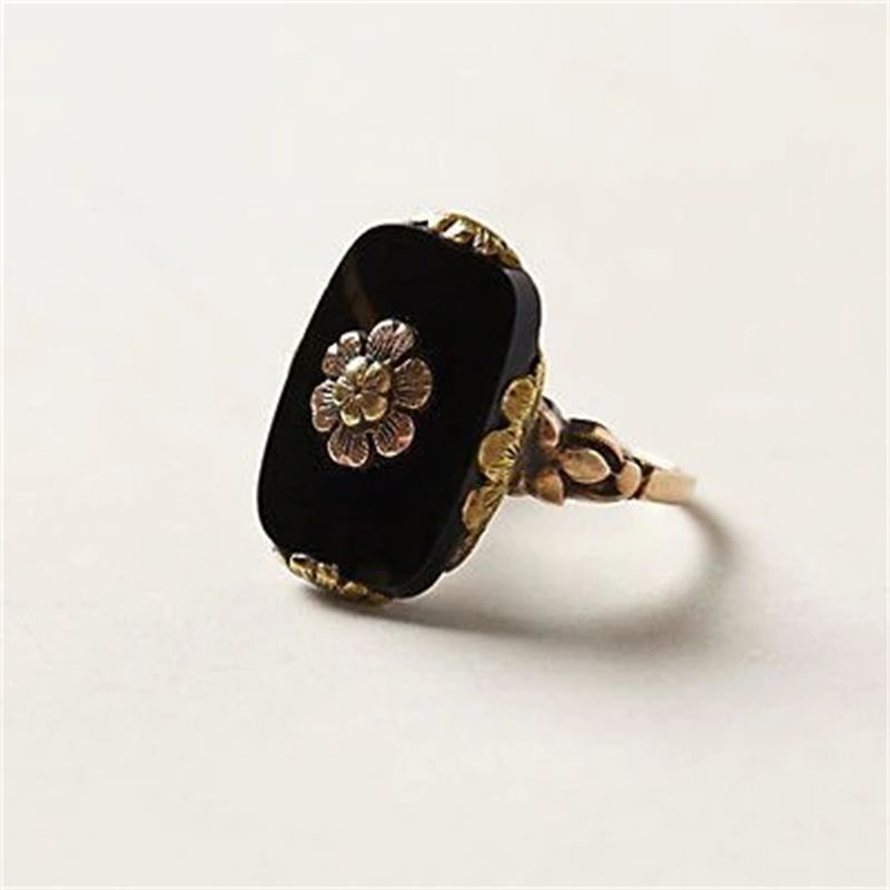 Fashion European And American Style Vintage Black Stone Carvings Flower Ring