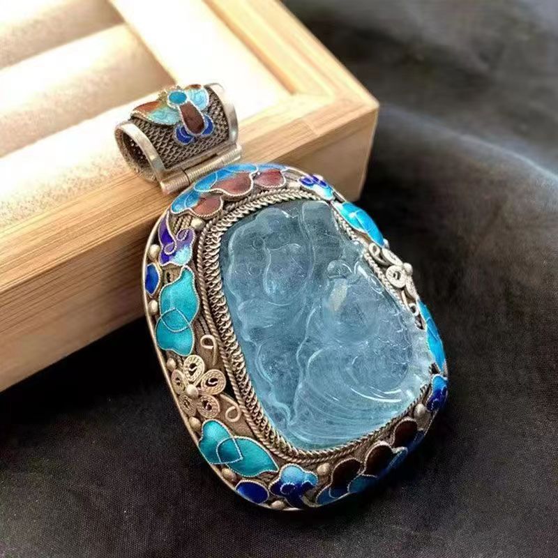 Inlaid High-grade Aquamarine Pendant For Women